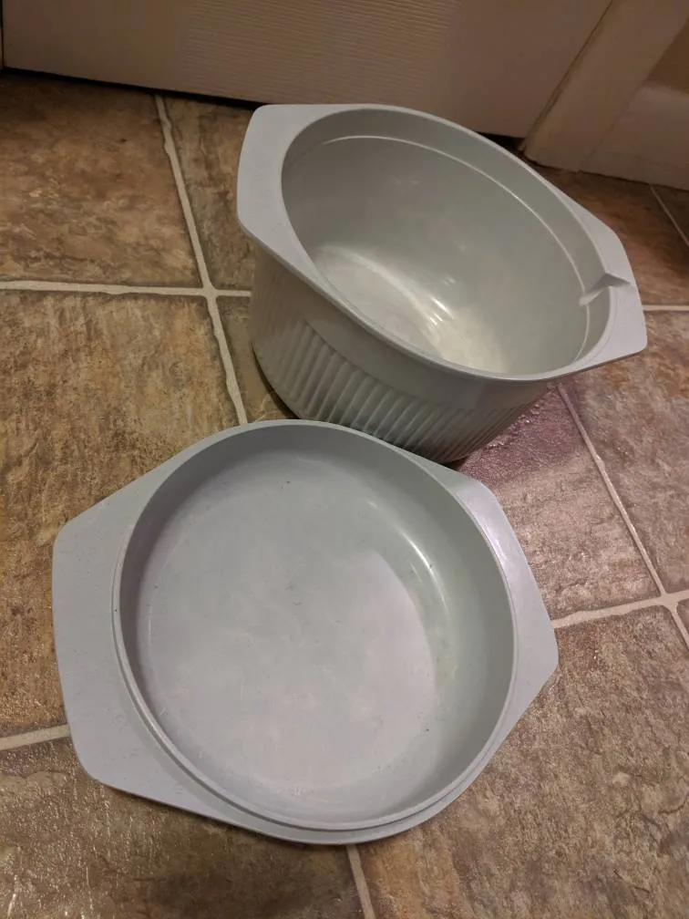 7.5" Utility Pan/Casserole Dish photo 1