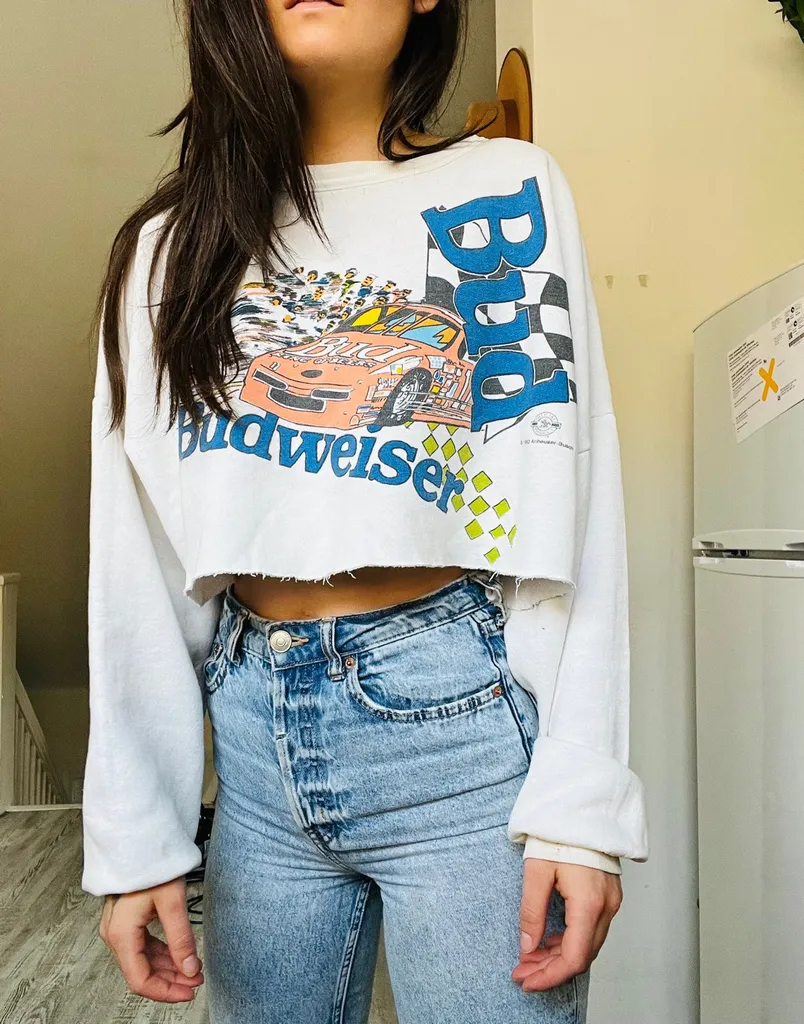 Budweiser Crop photo 1