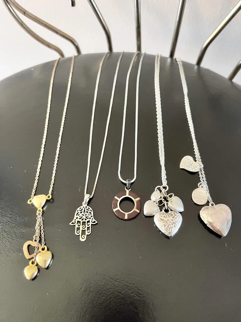 Necklace Lot photo 1