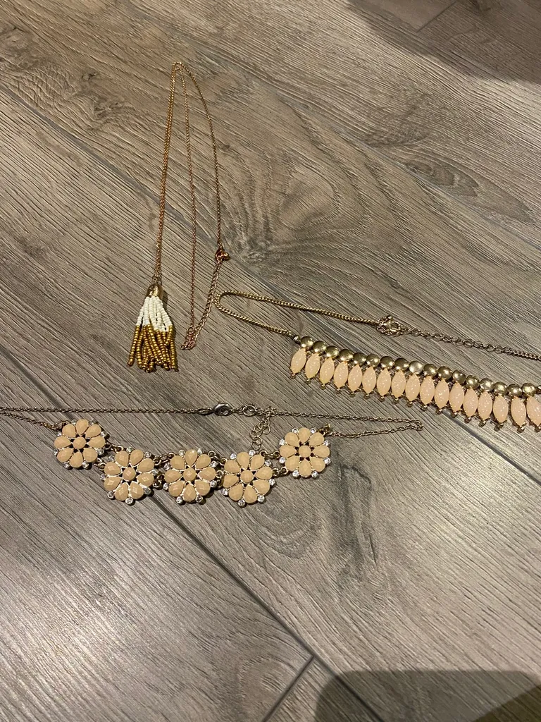 Necklace Lot photo 1