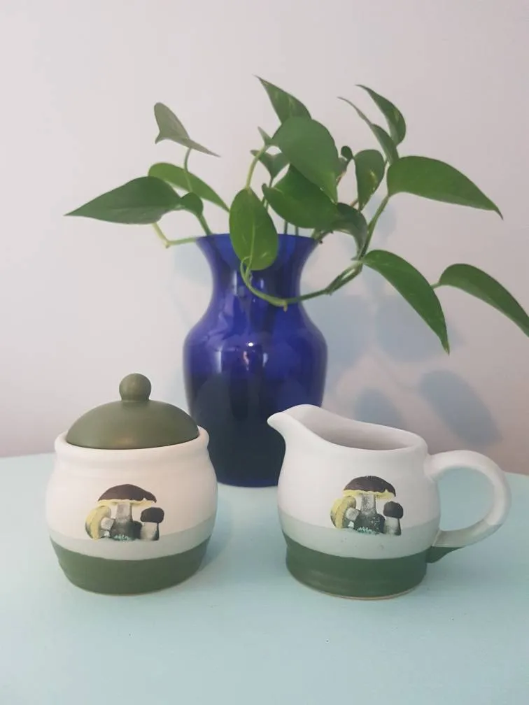 Cream And Sugar Containers. photo 1