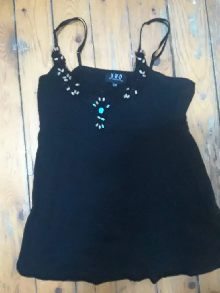 Black Top / Chandail Noir photo 1