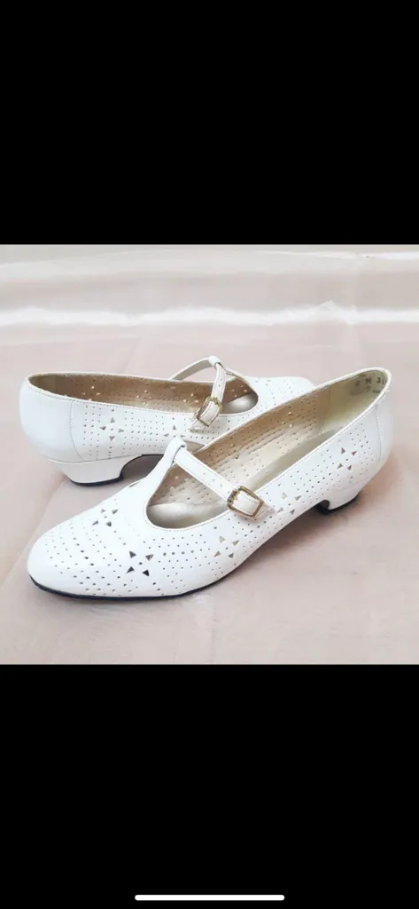 Beautiful Size 7-8 Vintage Shoes photo 1