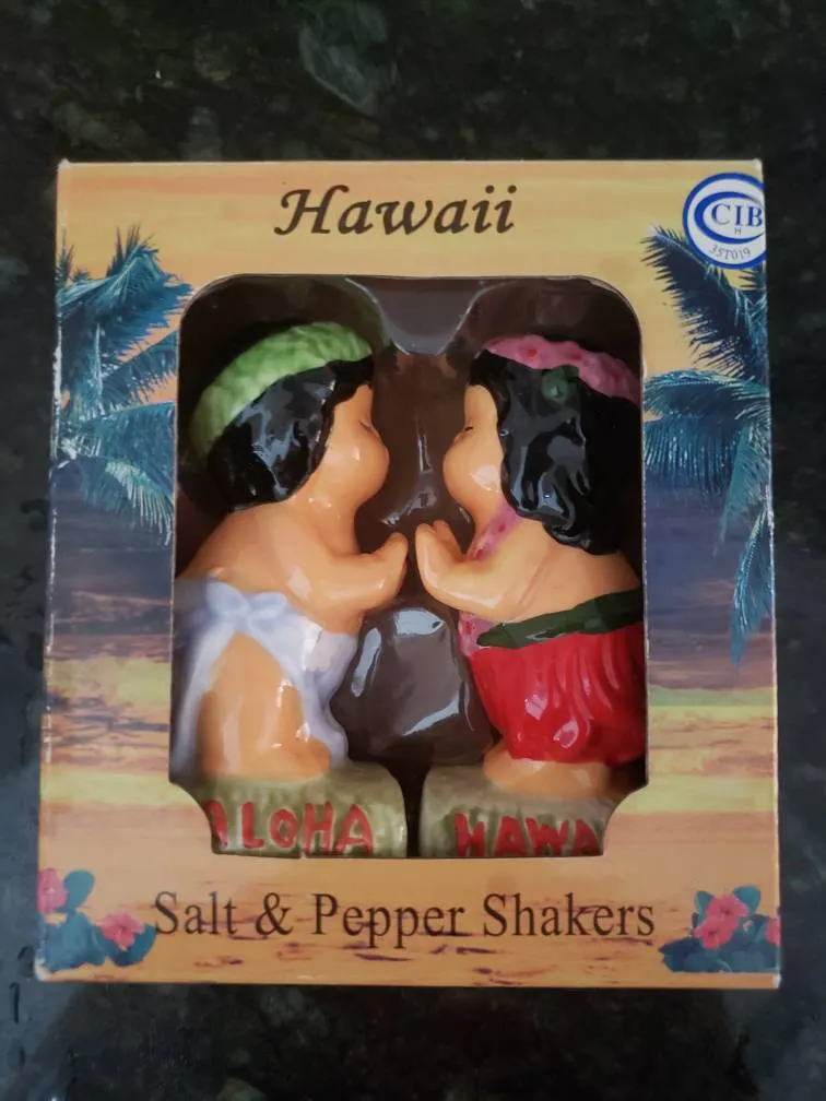 Hawaii Salt & Pepper Shakers photo 1