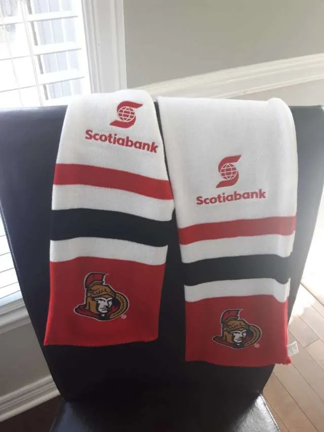 Sens Scarf photo 1