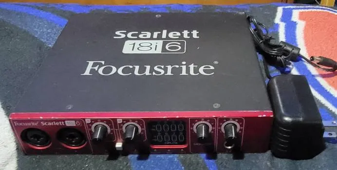 Scarlett Focusrite 18i6 photo 1