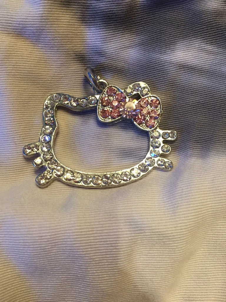 Hello Kitty Pendant photo 1