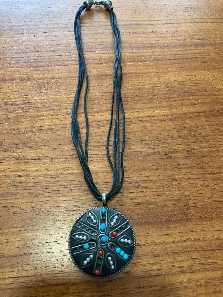 Beaded medallion necklace photo 1