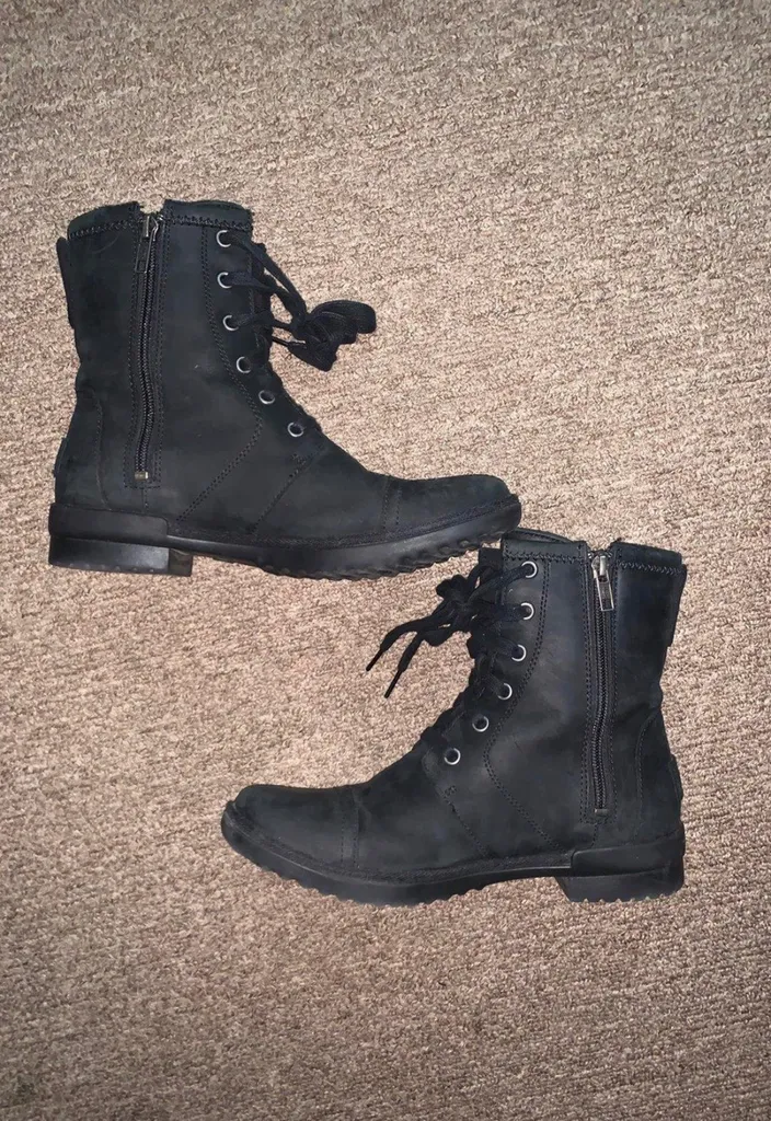 Ugg Leather Boots photo 1