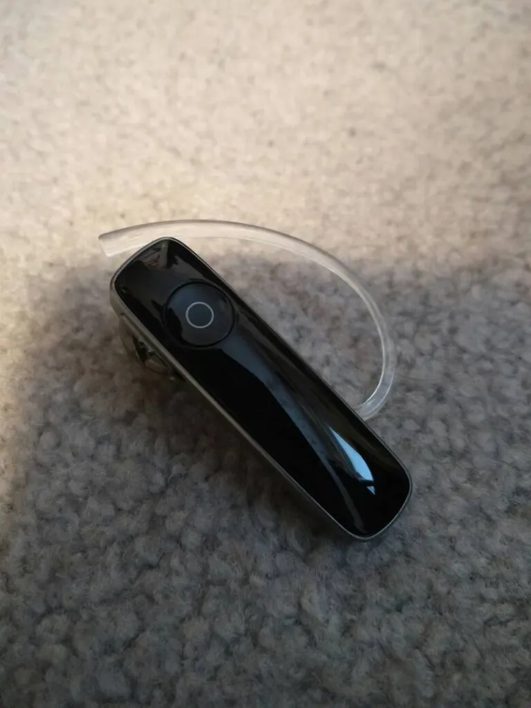 Bluetooth Ear Piece photo 1