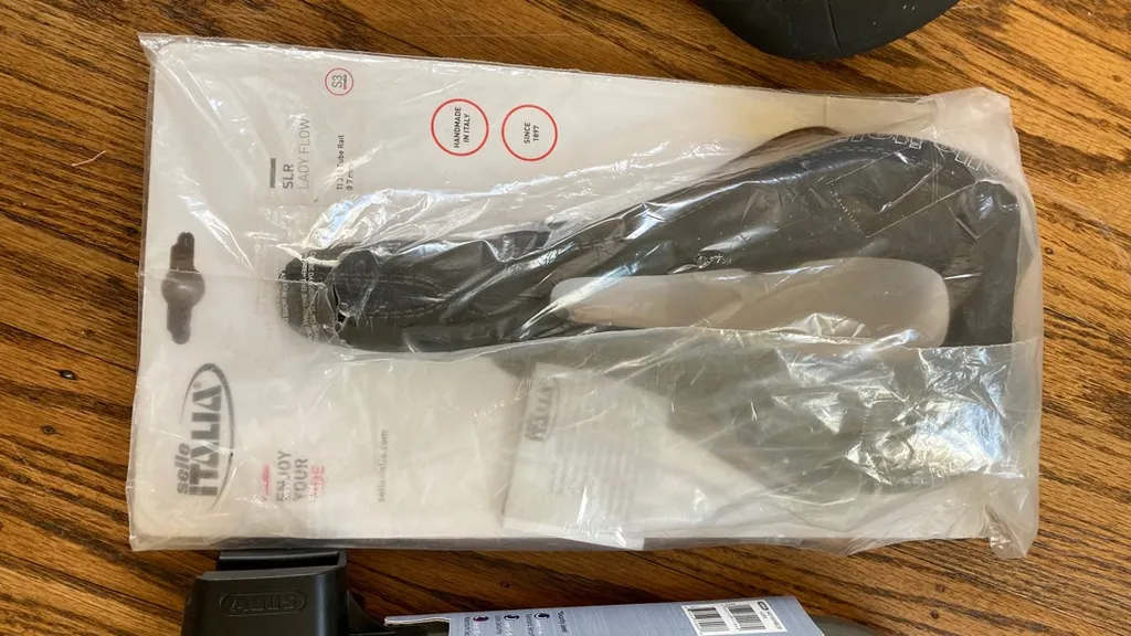Sella Italia SLR lady Flow Bike Seat Brand New photo 1