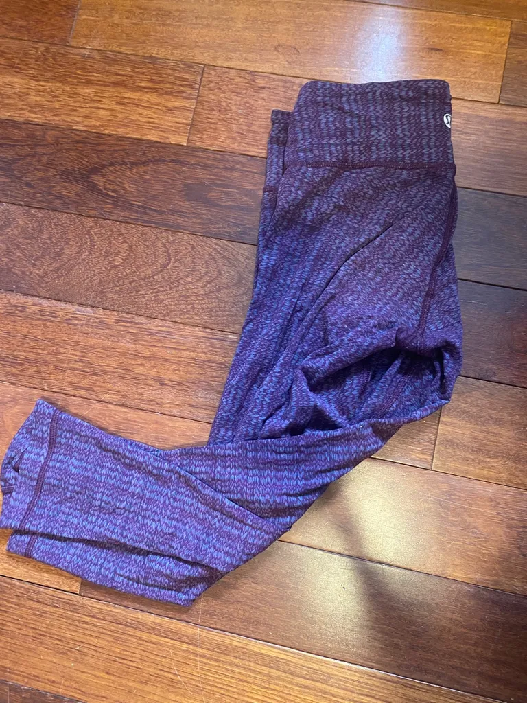 Lulu Lemon Crop Pants photo 1