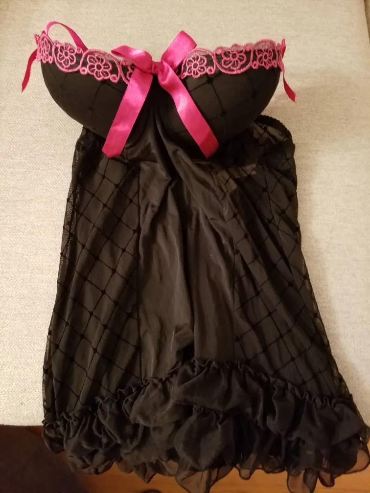 La Vie En Rose Lingerie photo 1