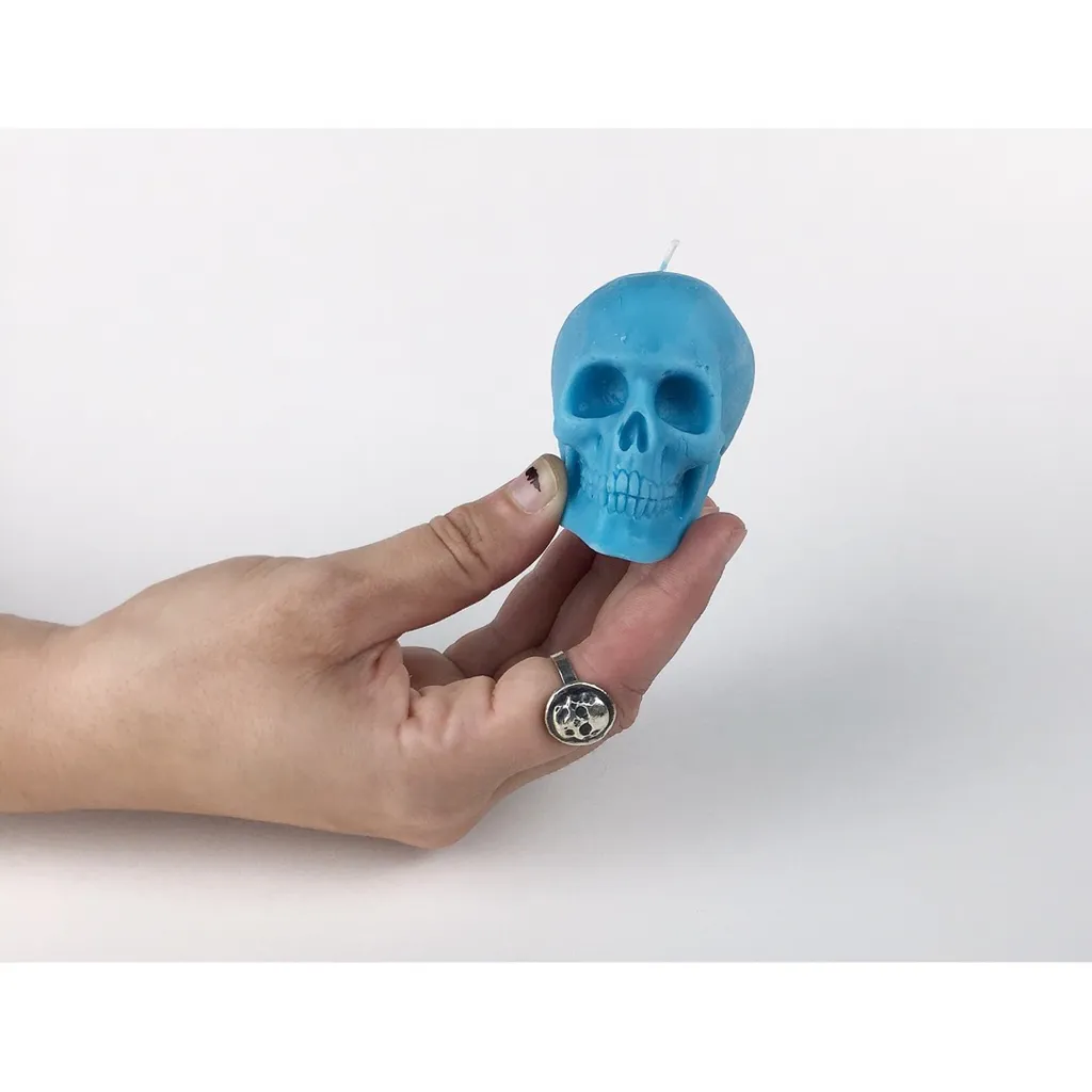 SMALL SKULL CANDLE photo 1