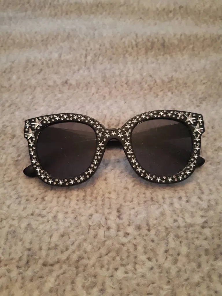 Sunnies photo 1