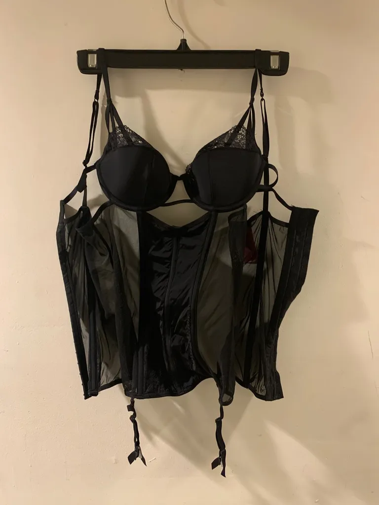 Small Sexy  Lingerie top photo 1