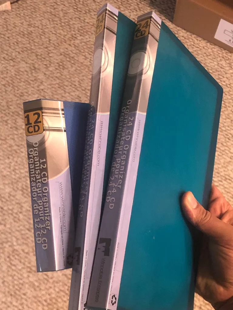 CD 💿 DVD 📀 Storage Books photo 1