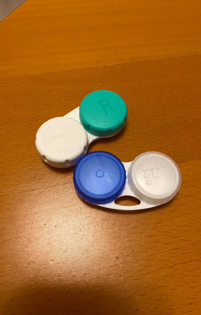 FREE contact Cases photo 1