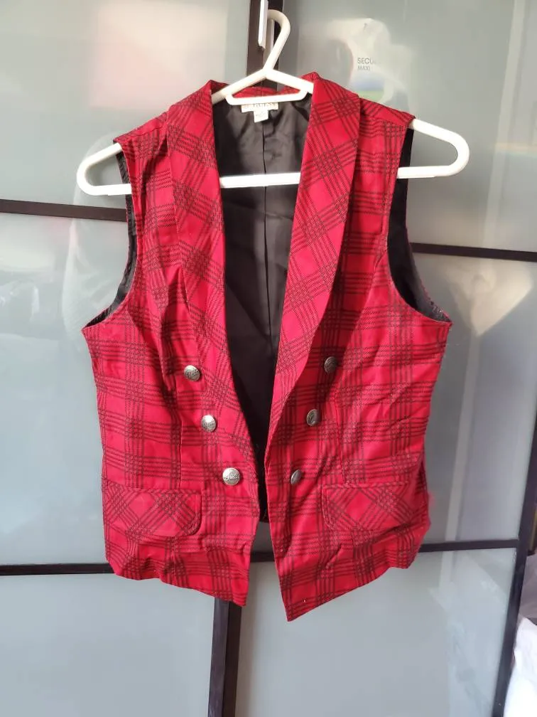 Guess Red Vest photo 1