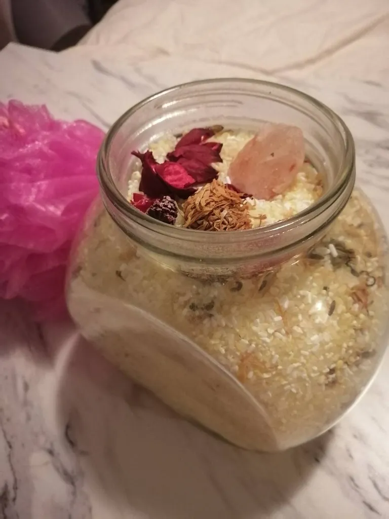 🌸Big Fishbowl Of Cbd Oil Bathsalts 100mg photo 1