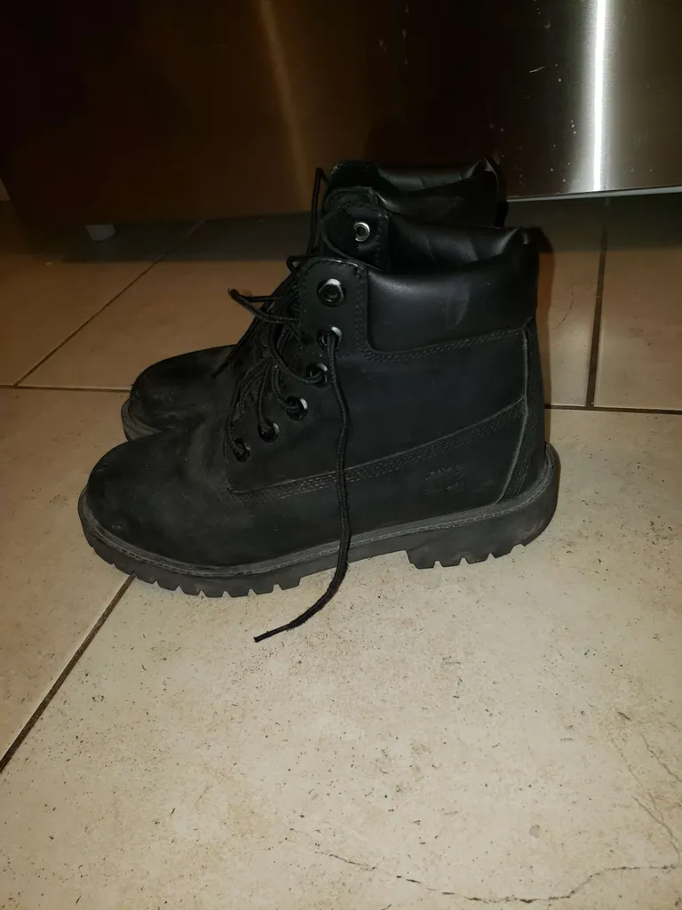 Timberland Black Leather Boots in Excellent Used Condition --... photo 1