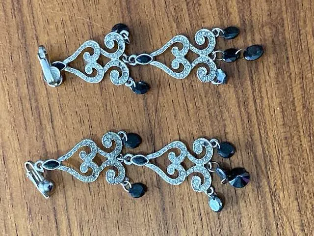 Long dangly earrings photo 1