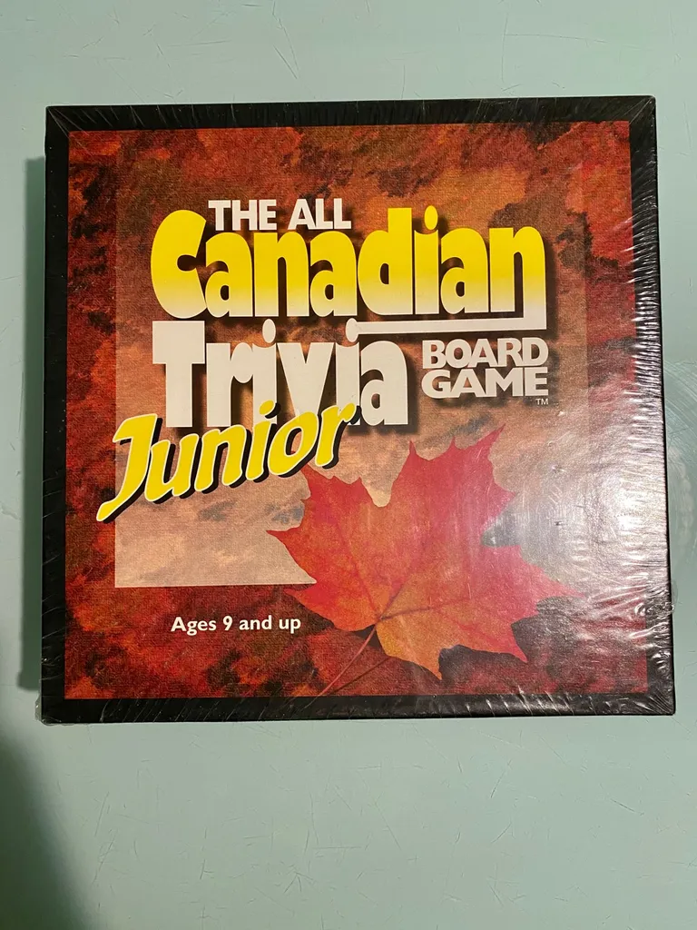 Board Game - The All Canadian Trivia photo 1