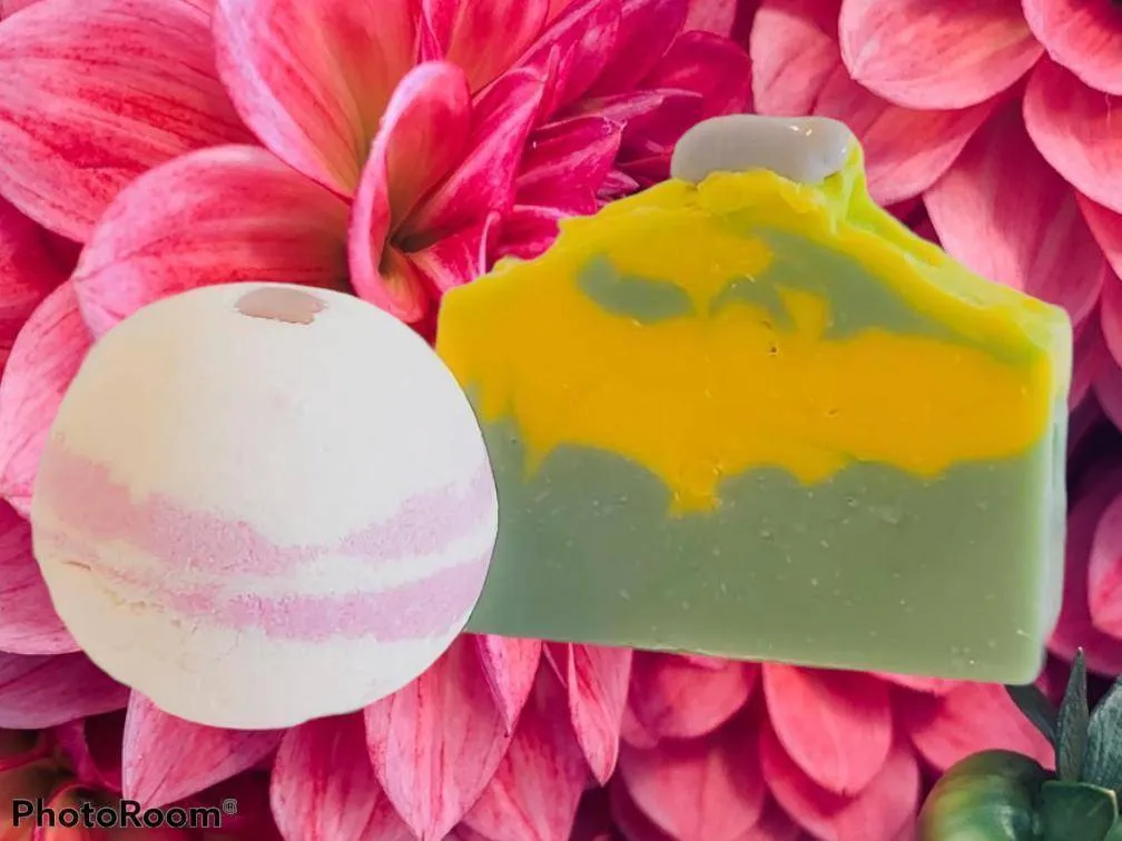 🌸🐝Hemp Healing BATHBOMBS Chakra Stones Inside And Chakra He... photo 1