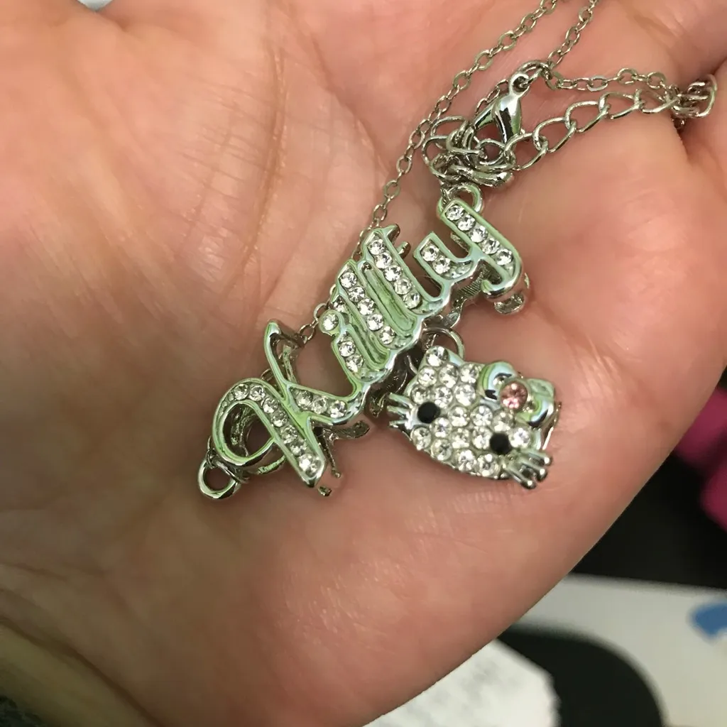 Hello Kitty necklace photo 1