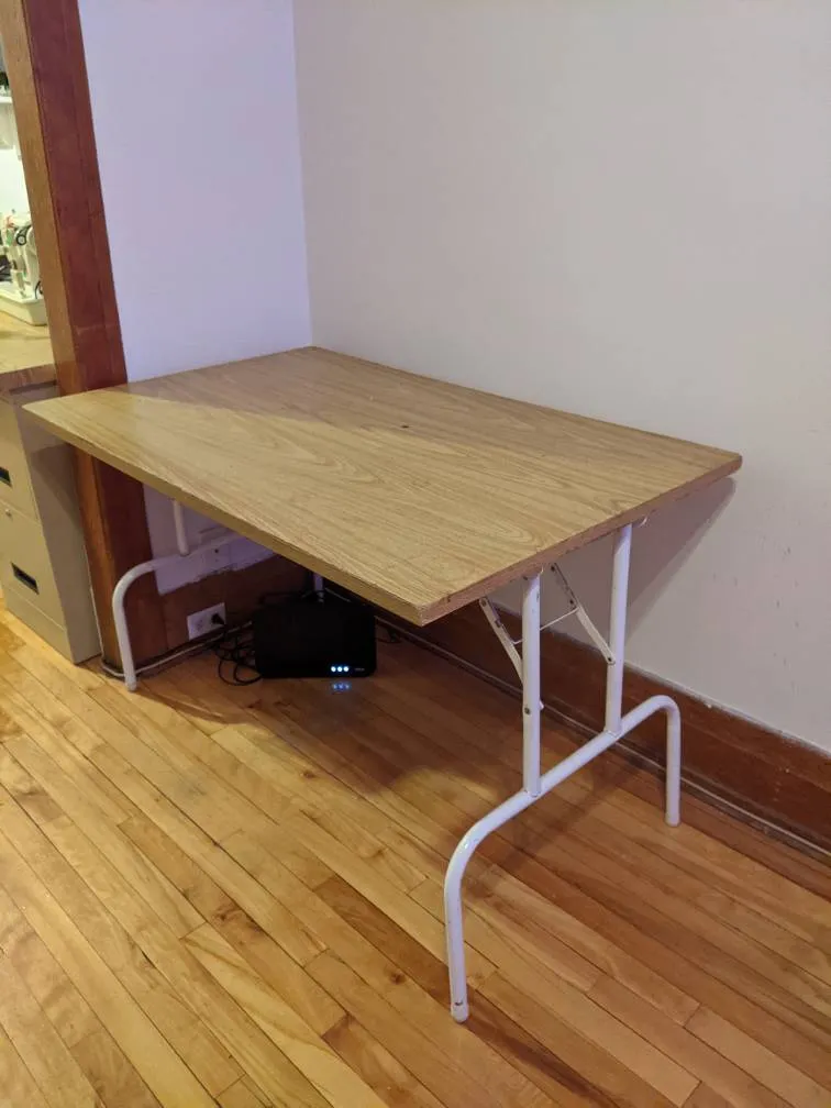 folding table/desk photo 1