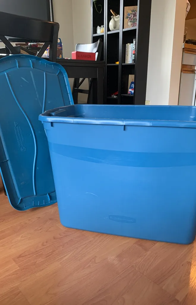 Big Rubbermaid Bin photo 1