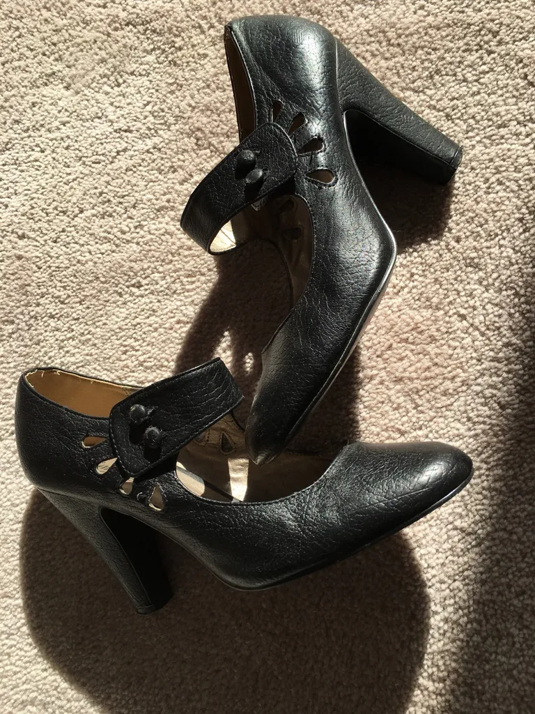 Mary Jane Size 7-7.5 Heels photo 1