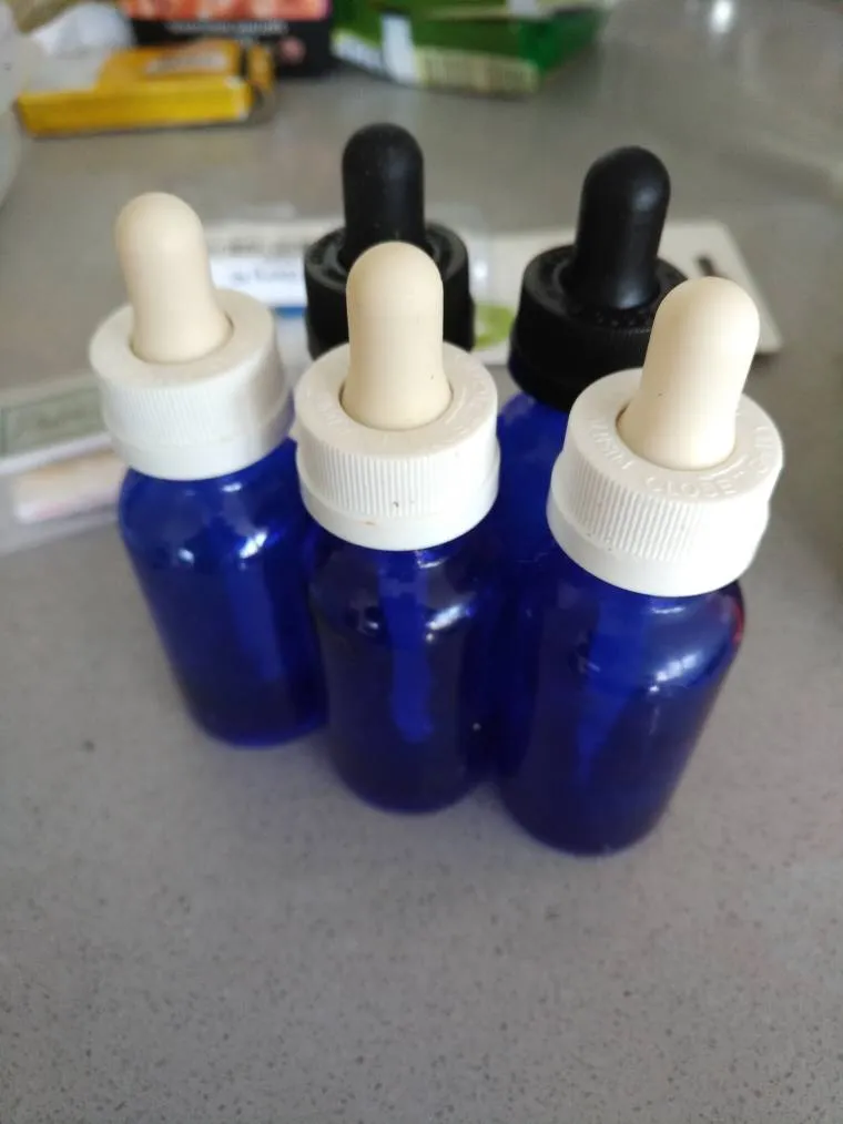 Glass Oil Dropper Bottles photo 1