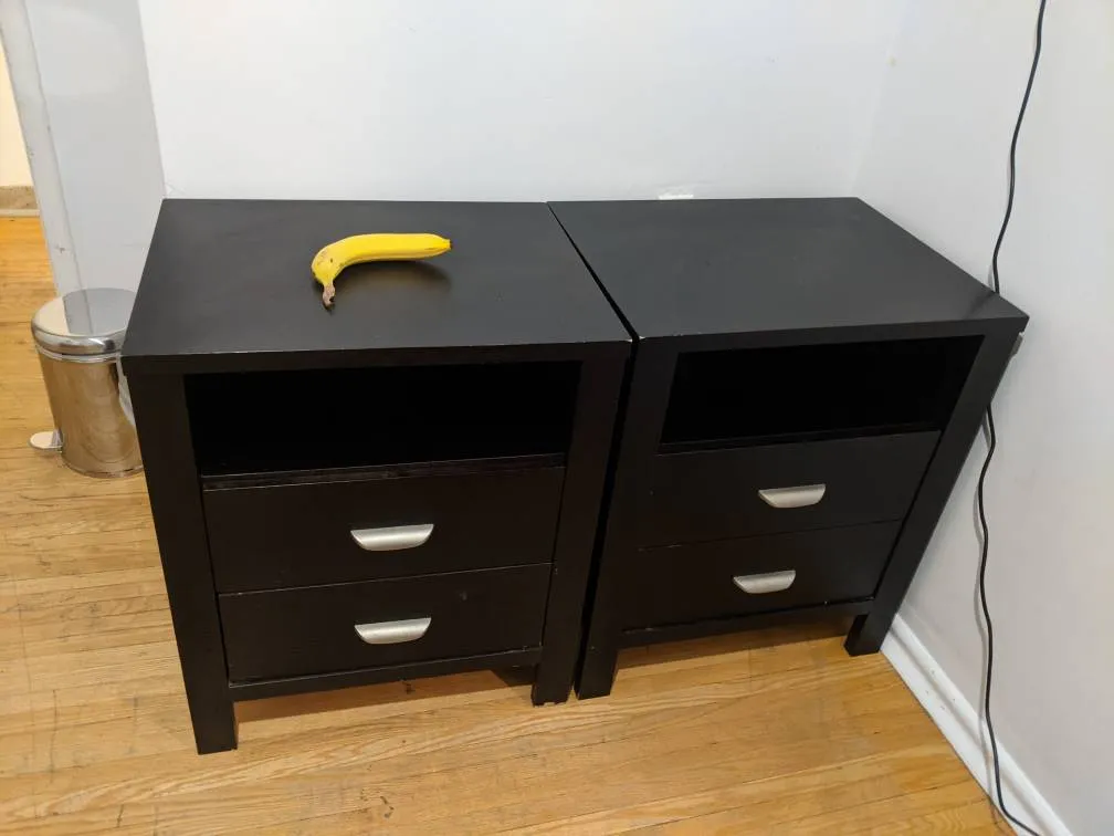 2x Night Stands With Drawers photo 1