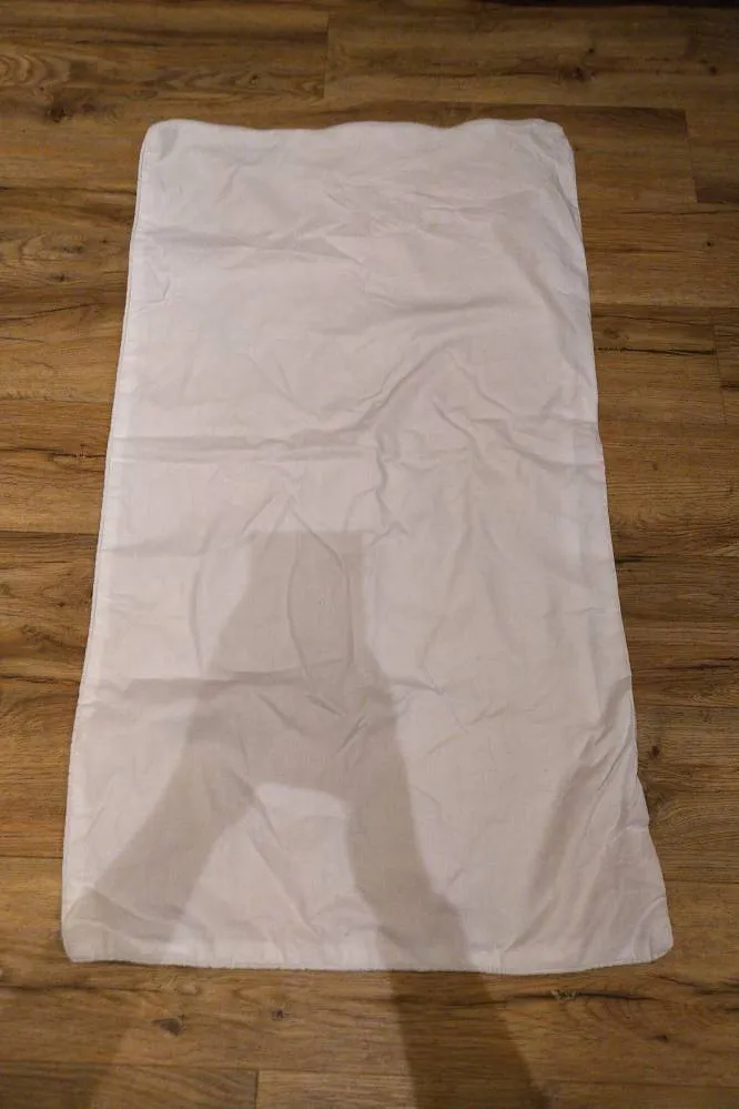 King 20"x36" Piped Pillow Shams With Zipper photo 1