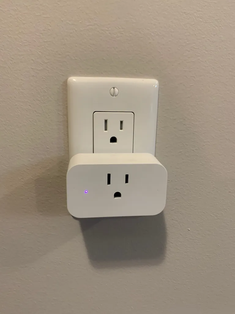 wifi wall plug photo 1