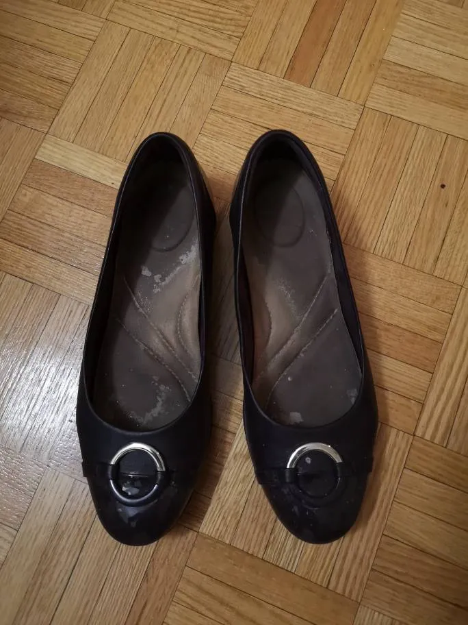 Clarks Size 9.5 Shoes photo 1