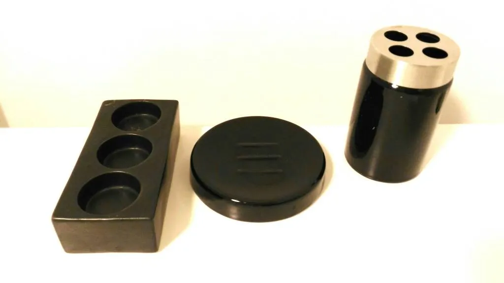 Black Bathroom Set photo 1