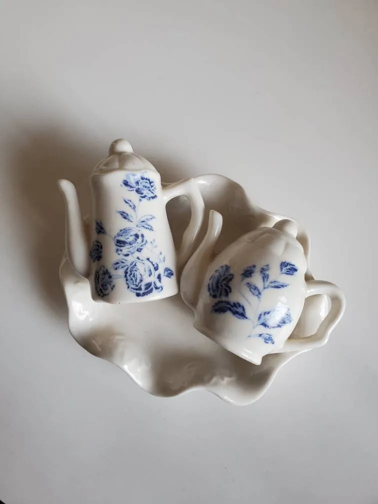 Teapot Salt & Pepper Shakers photo 1