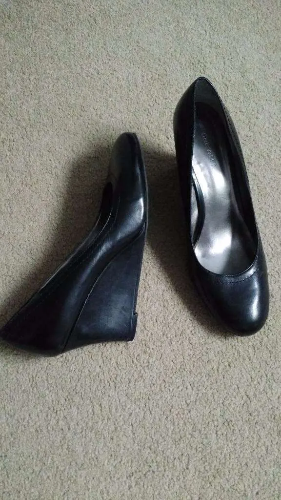 Black leather pumps size 9 photo 1