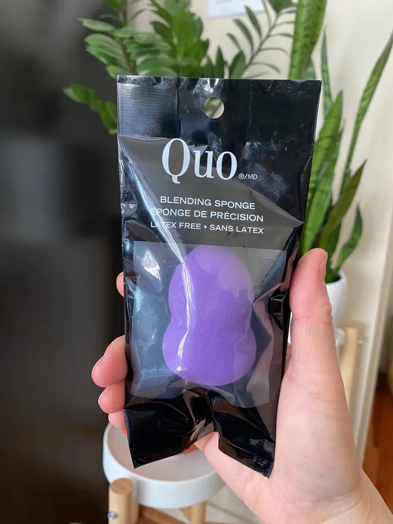 Quo Makeup Blending Sponge photo 1