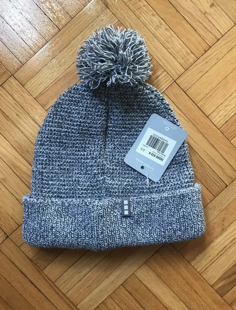 Brand new Toque And pom-pom with tags photo 1