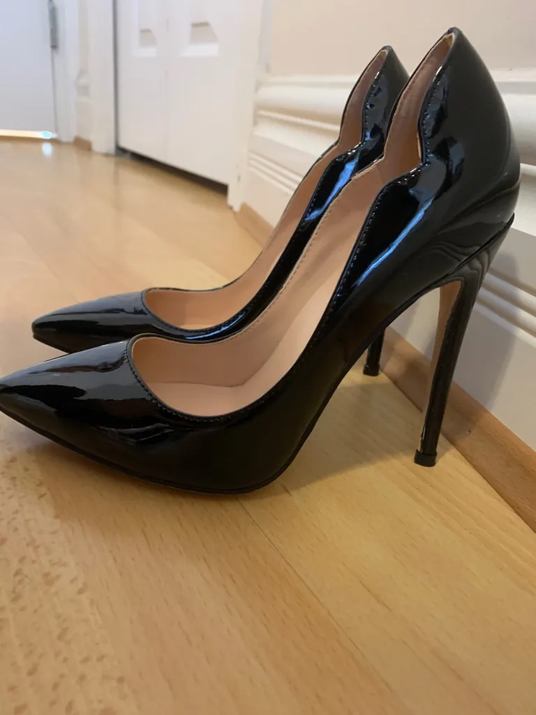 4 Inch Black Heels, Size 6 photo 1
