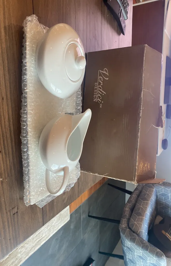 Cute Cream & Sugar Holder Set (new) photo 1