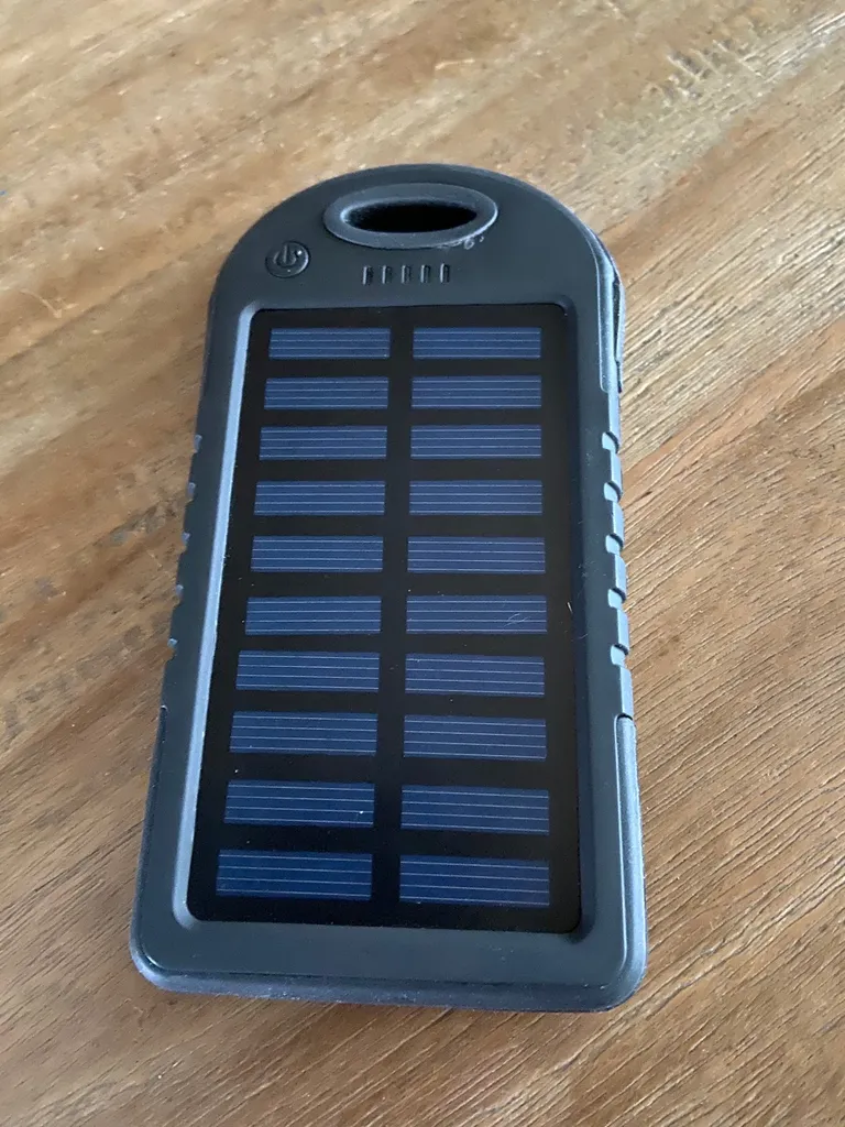 Solar Power Battery Pack/Bank photo 1