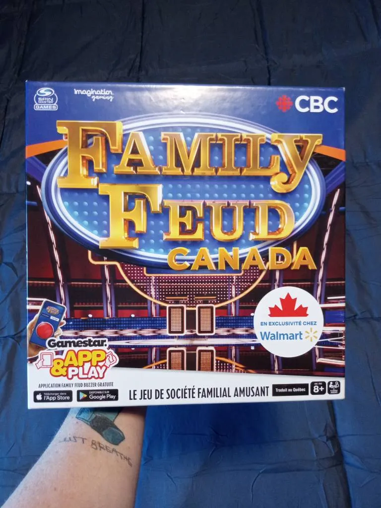 Family Feud Canada Board Game (French) photo 1