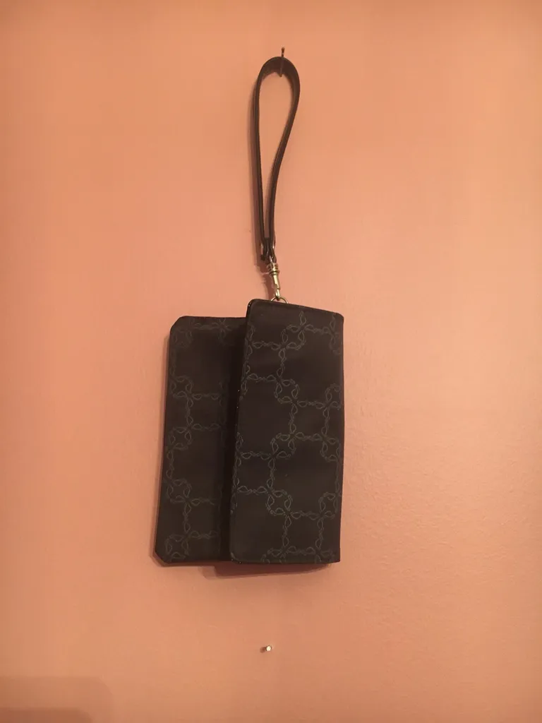 Carpisa black waterproof wristlet photo 1