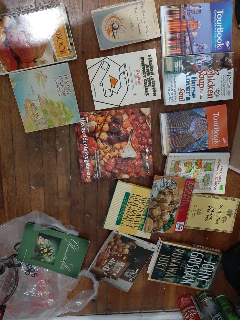 Cookbooks, John Grisham, War Of The Worlds photo 1