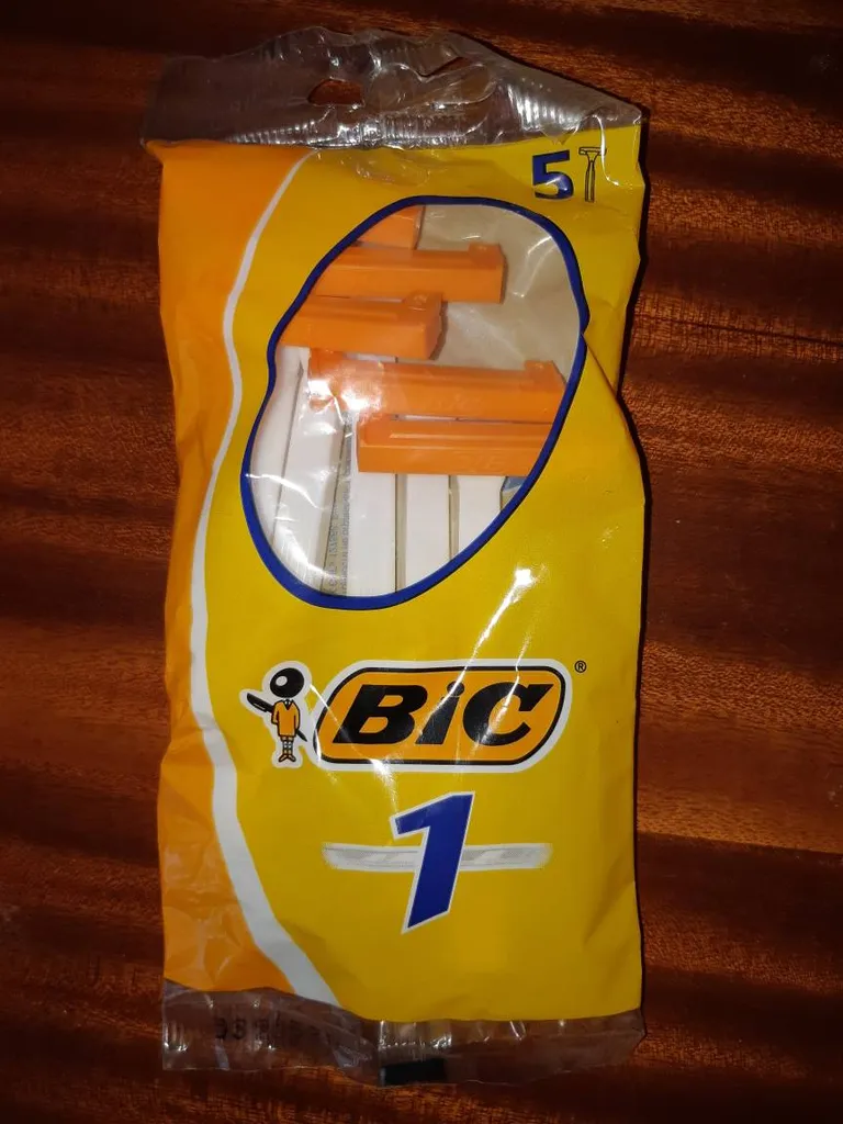 Bic 1 Blade Disposable Razors (5 Pack) NEW photo 1