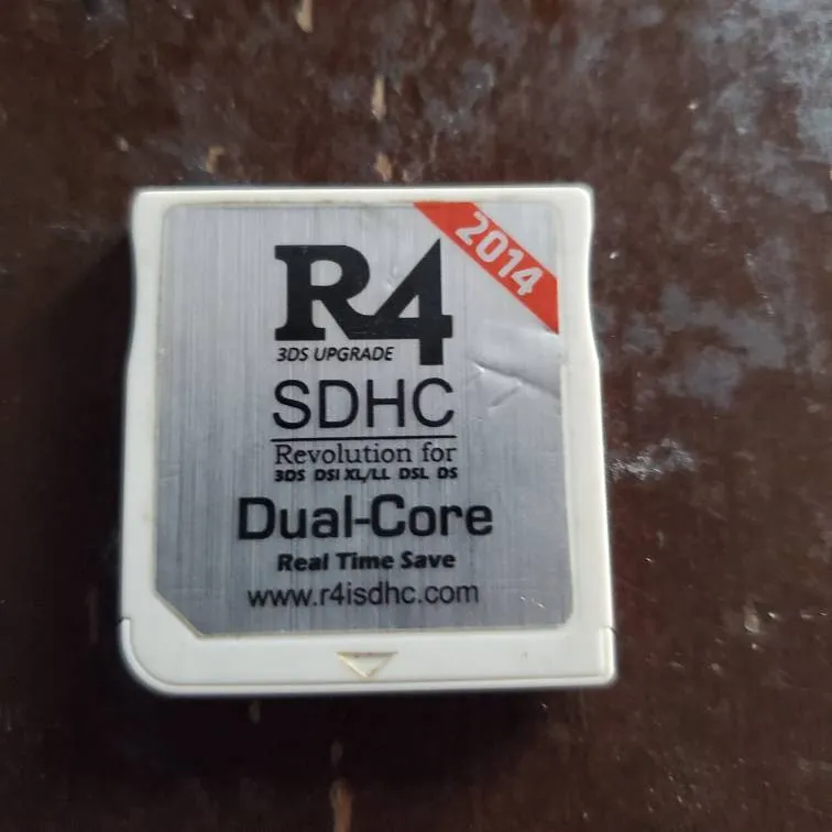 R4 Flashcard To Play NDS Games photo 1